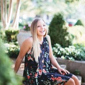 Meet your Posher, Caroline